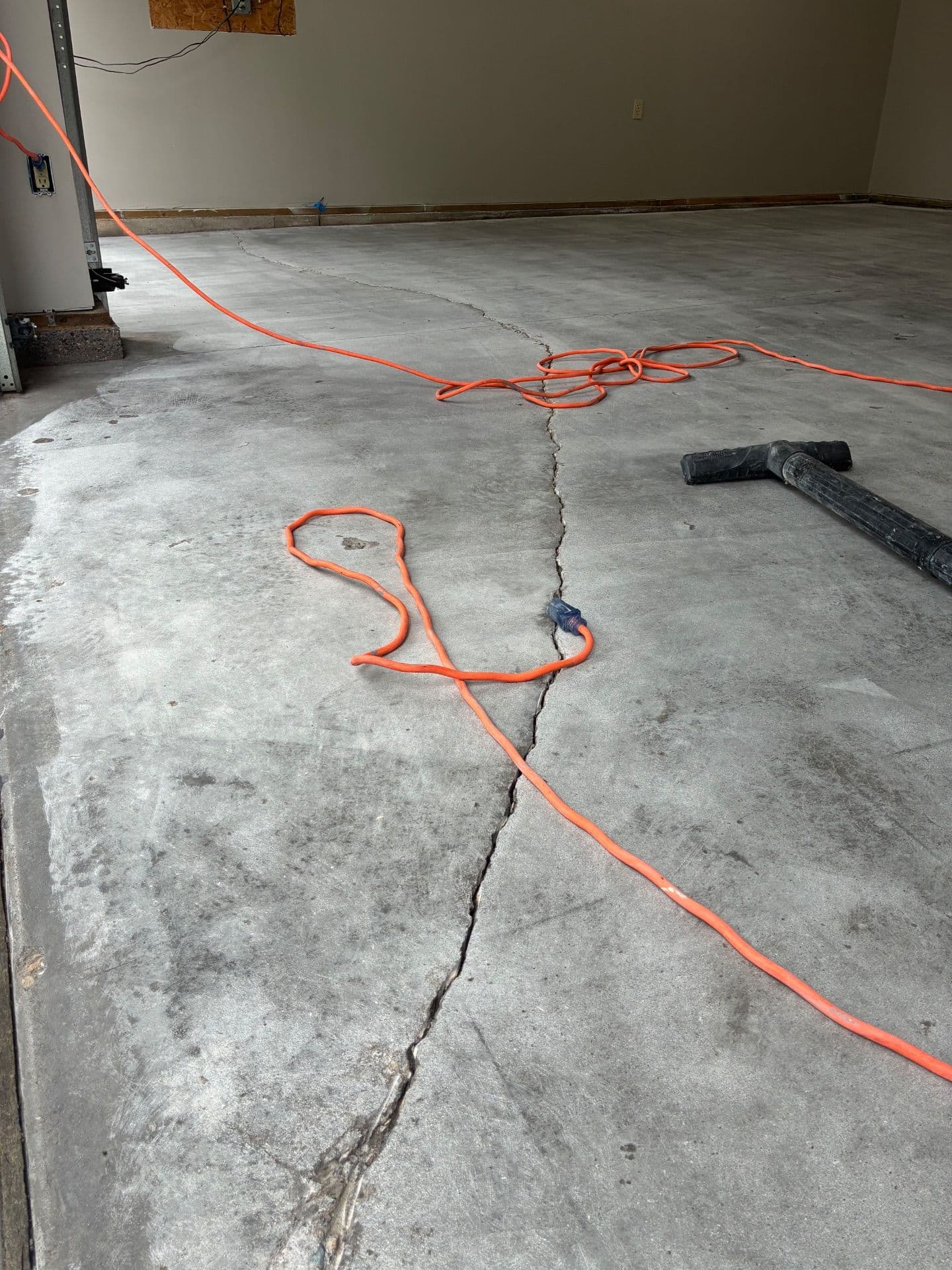 Gallery photos for Durable Flaked Epoxy Garage Floor Transformations: Image #4
