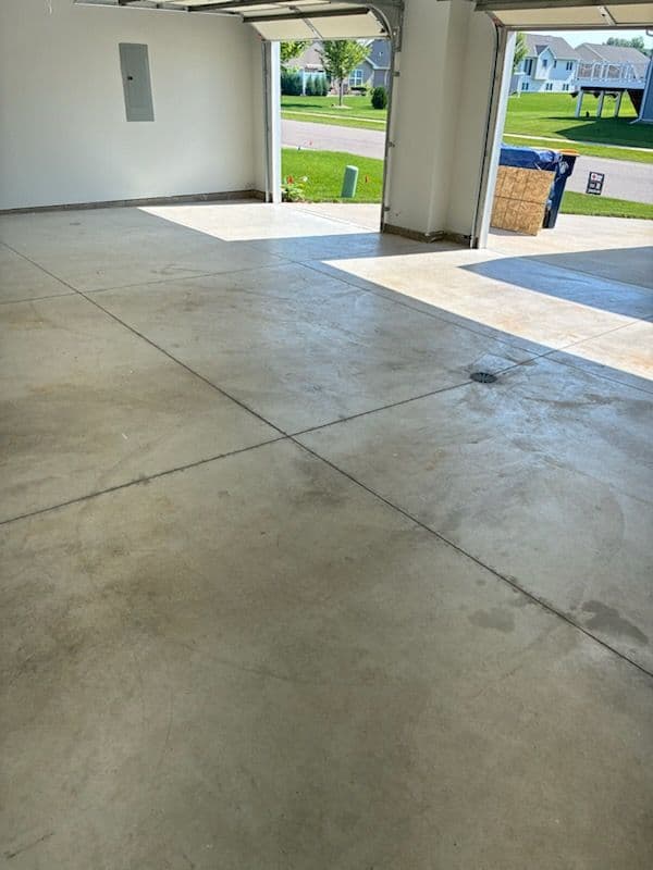Gallery photos for Transform Your Garage with Stunning Epoxy Floors: Image #3