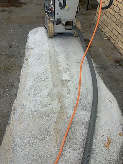 Gallery photos for Stunning Garage Transformation with Epoxy Coating: Image #3