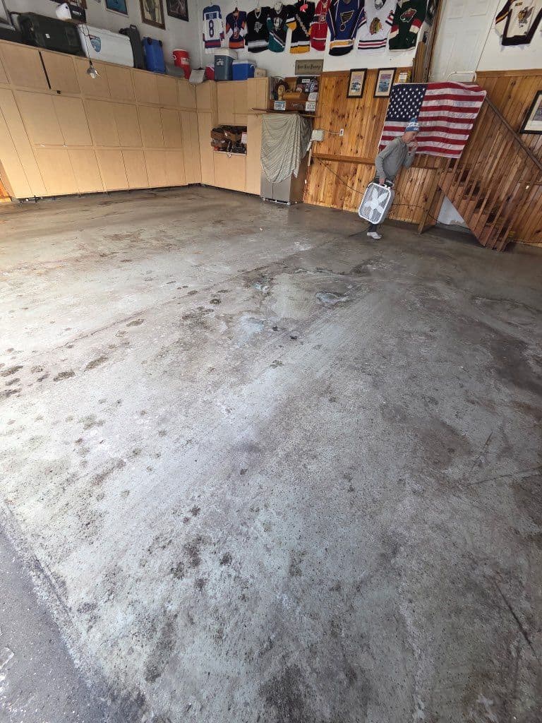 Gallery photos for Garage Floors Get a Flaked Epoxy Makeover: Image #3